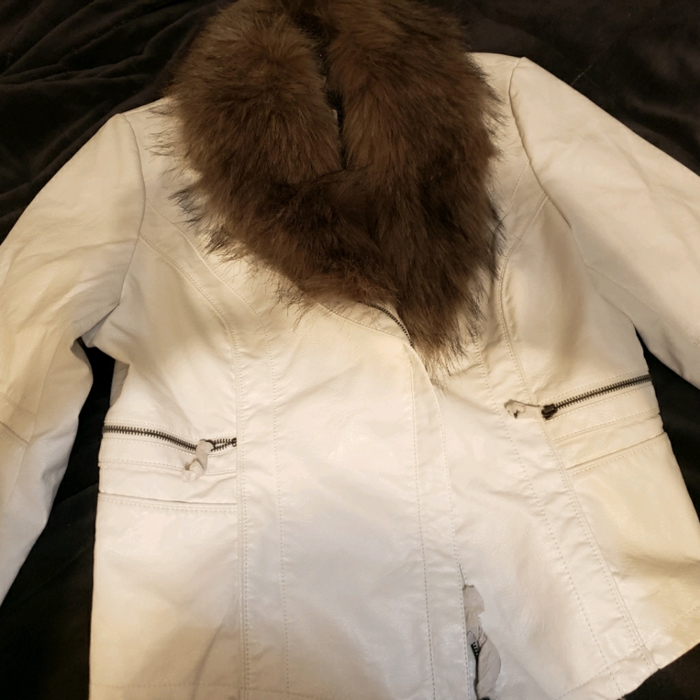 White jacket with faux fur collar